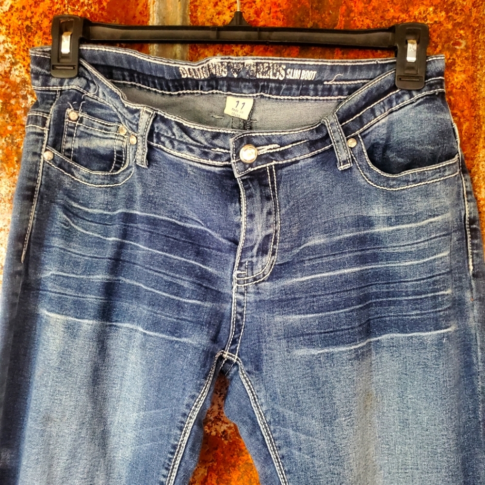 Diamonds & Threads Jeans - Picture 3 of 5